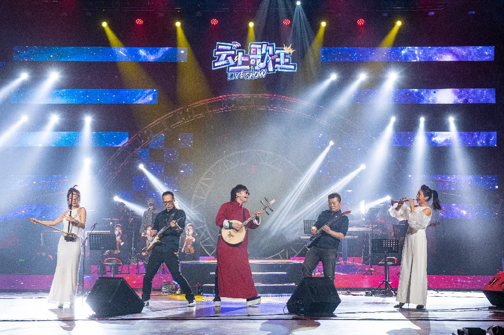 【觀海新聞】“歌王”爭(zhēng)霸，十強(qiáng)誕生！究竟誰(shuí)能摘得“歌王”桂冠？今晚決賽見