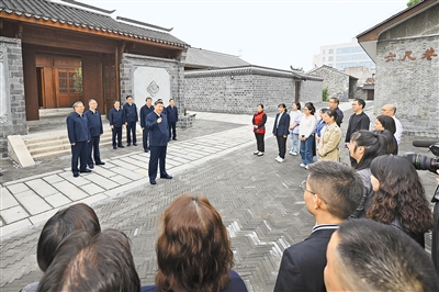 【人民日報(bào)】習(xí)近平在安徽考察時(shí)強(qiáng)調(diào) 發(fā)揮多重國家發(fā)展戰(zhàn)略疊加優(yōu)勢 奮力譜寫中國式現(xiàn)代化安徽篇章
