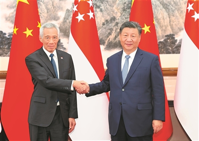 【人民日報】習(xí)近平會見新加坡國務(wù)資政李顯龍