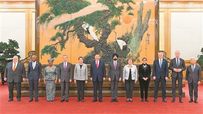 【人民日報】習(xí)近平會見主要國際經(jīng)濟(jì)組織負(fù)責(zé)人