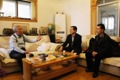 集團(tuán)領(lǐng)導(dǎo)走訪慰問勞模、困難職工及離休干部遺孀