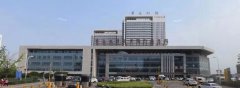 青島演藝集團(tuán)京劇院走進(jìn)青大附院黃島院區(qū)慰問一線醫(yī)務(wù)工
